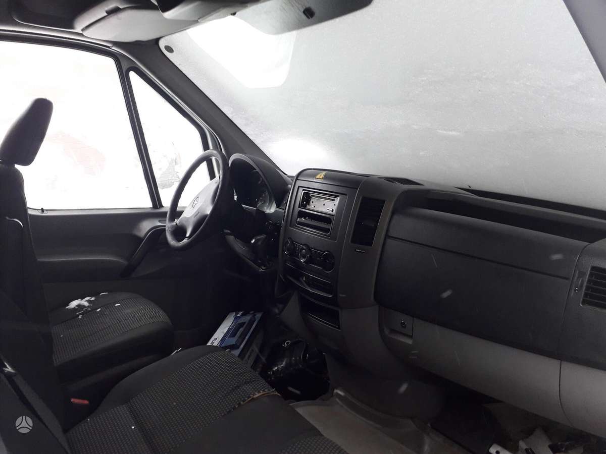 Mercedes-Benz Sprinter, cargo vans