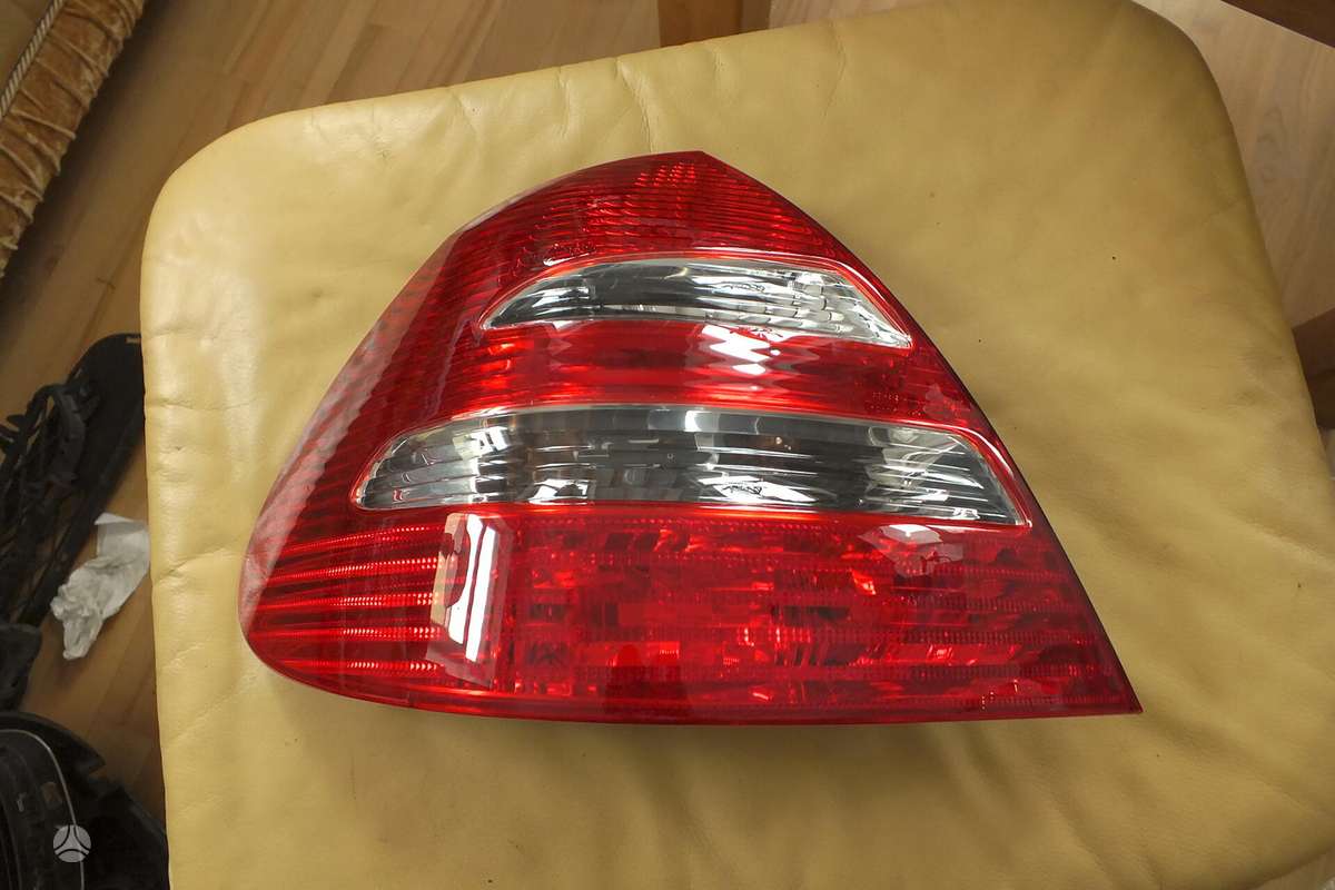 Mercedes-Benz E klasė žibintai