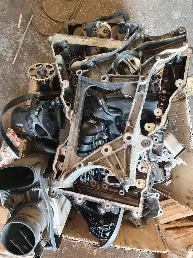 Mercedes-Benz C220 engine parts