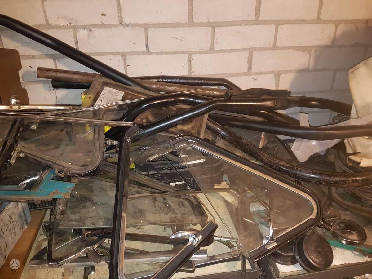 GAZ 21 salono detalės