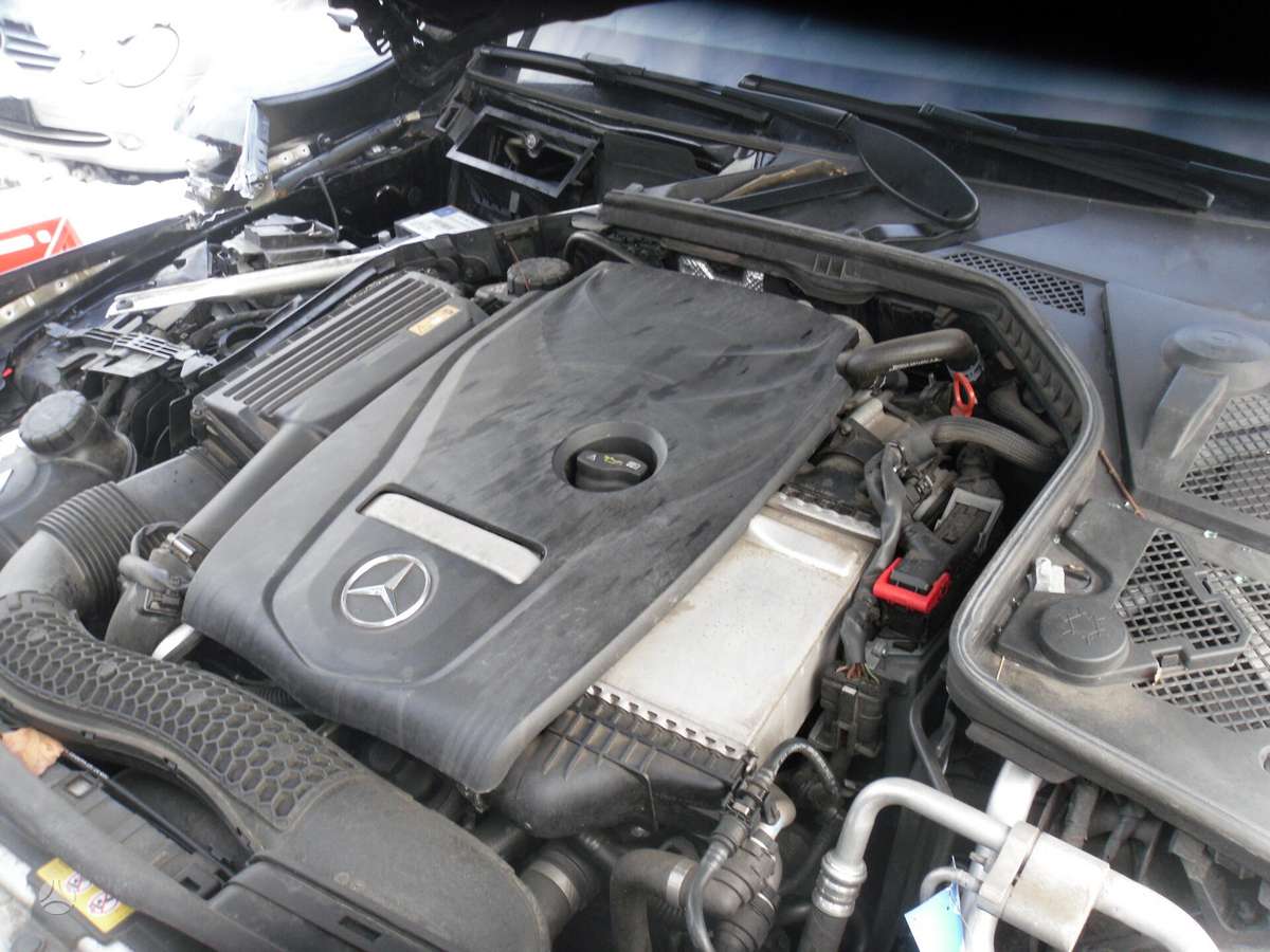 Mercedes-Benz C klasė dalimis