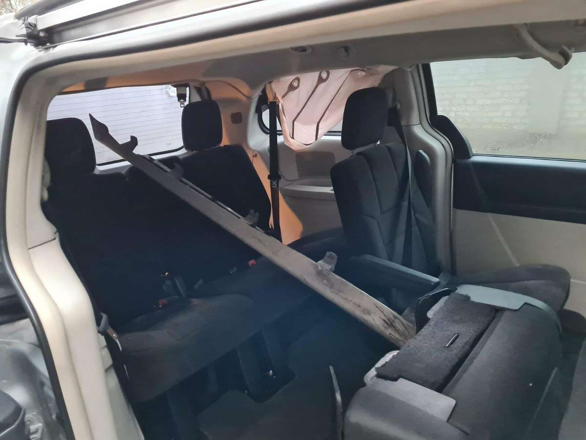 Chrysler Town & Country по частям