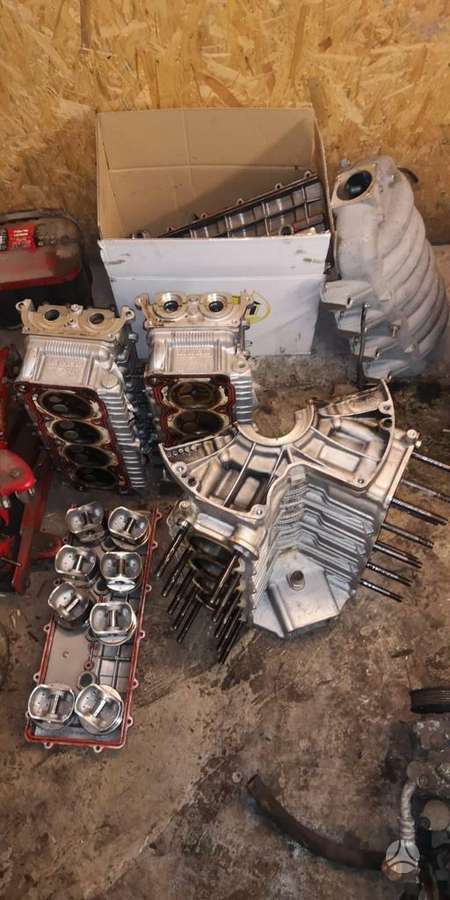 Maserati 3200 GT engine block, cylinder head