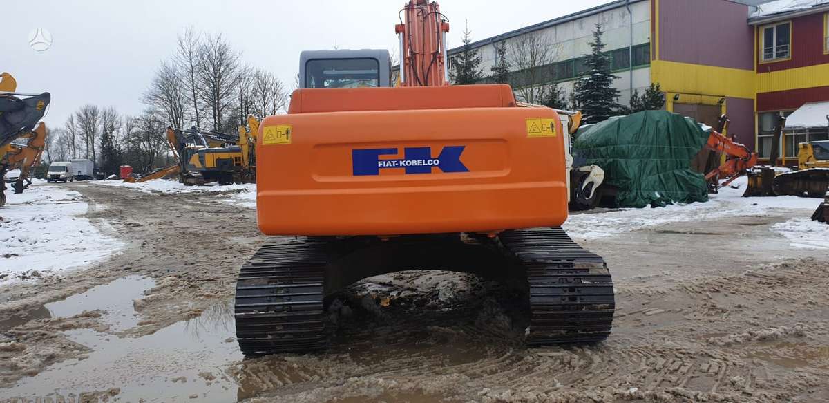 Kobelco E215LC, ekskavatoriai