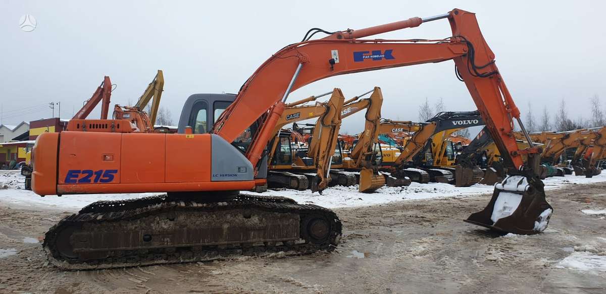 Kobelco E215LC, экскаваторы