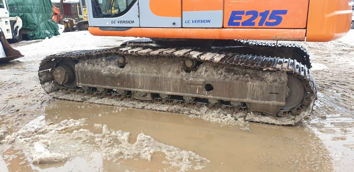 Kobelco E215LC, ekskavatori