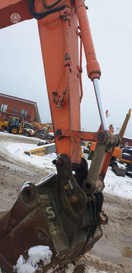 Kobelco E215LC, ekskavatori