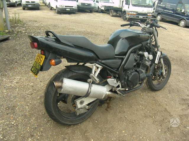 Yamaha FZS, street / classic