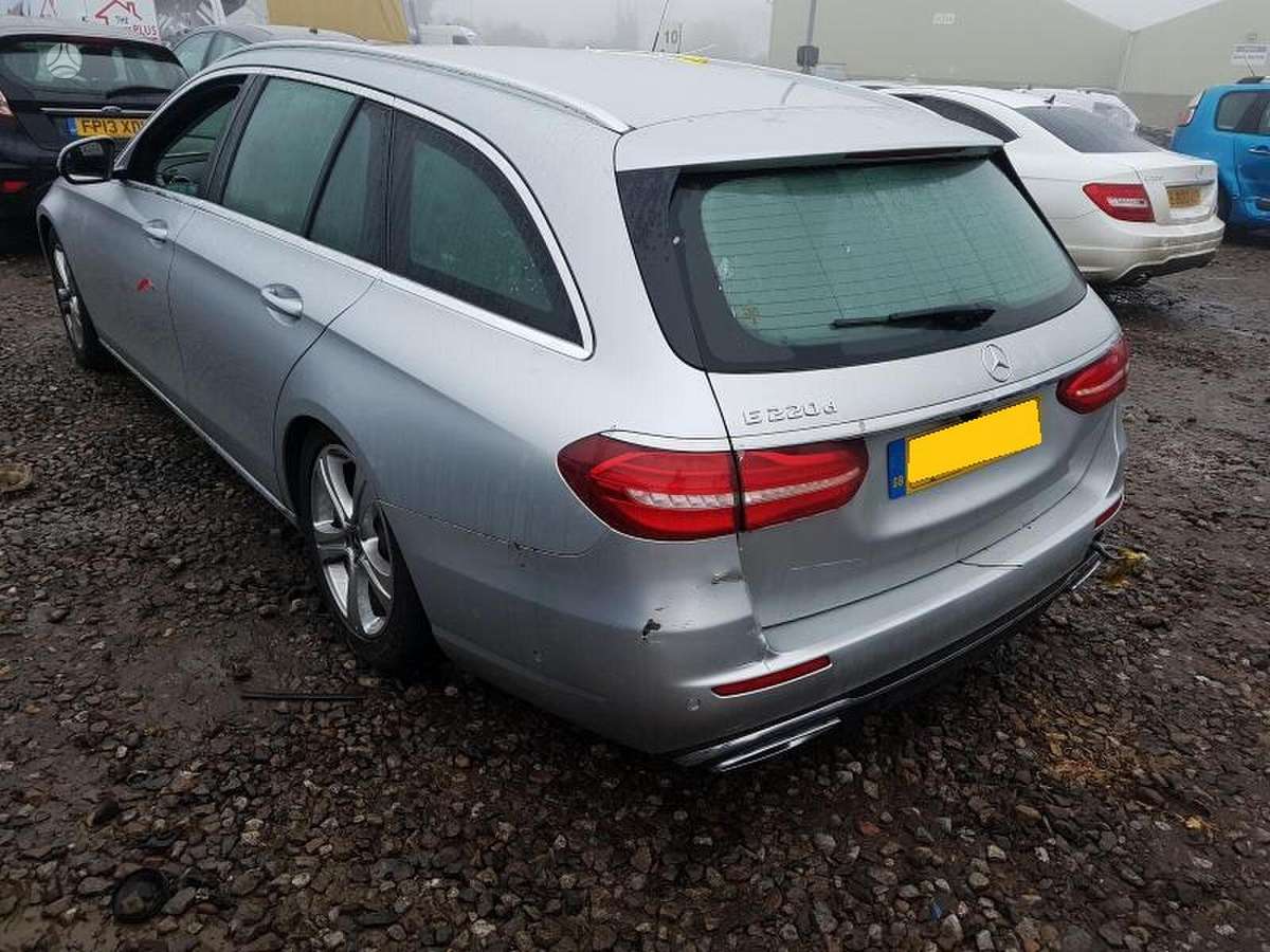 Mercedes-Benz E220 по частям
