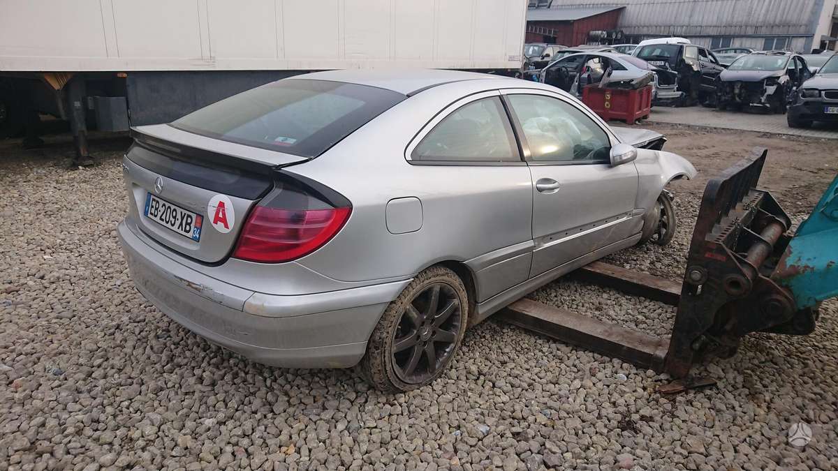 Mercedes-Benz C klasė по частям