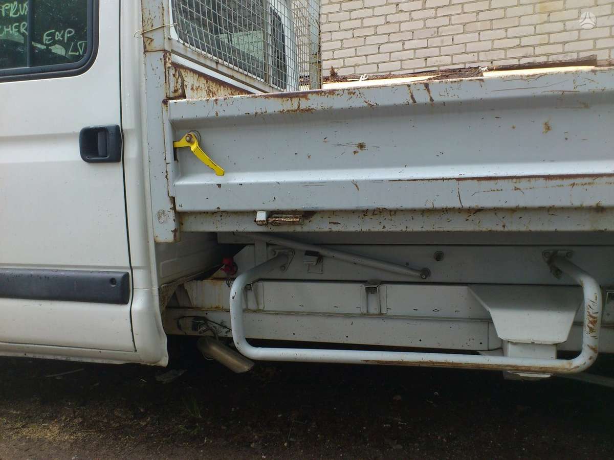 Renault Master, preču