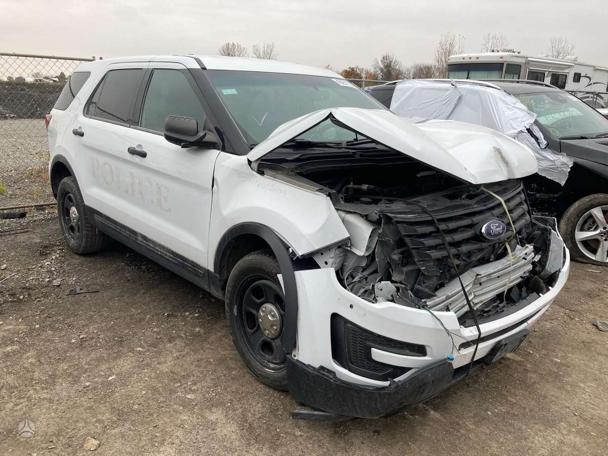 Ford Explorer по частям. Buves policijos