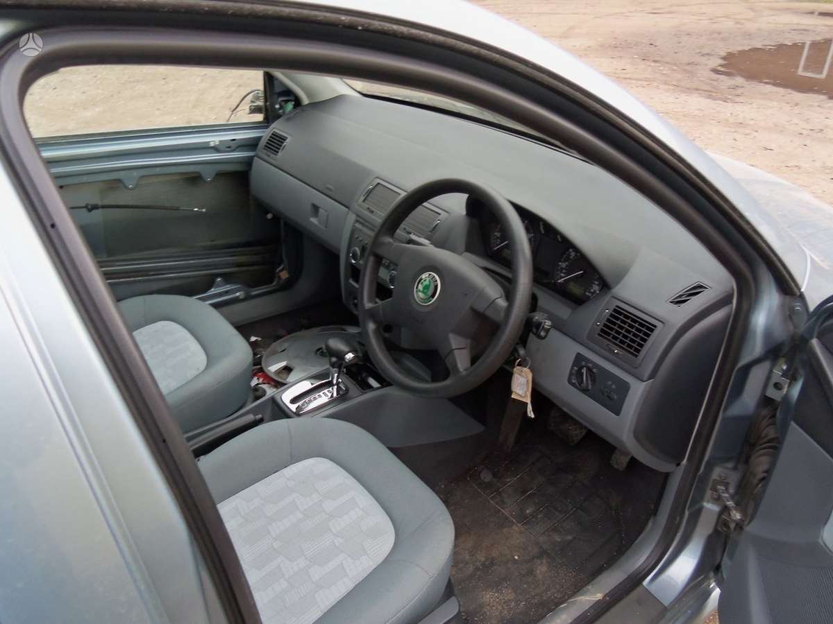 Skoda Fabia kėbulo dalys