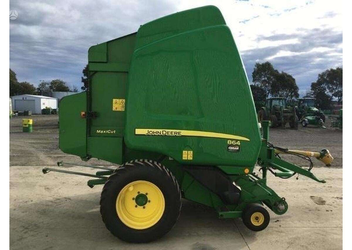 John Deere 864