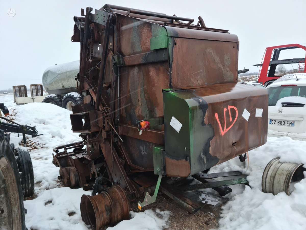 John Deere 864