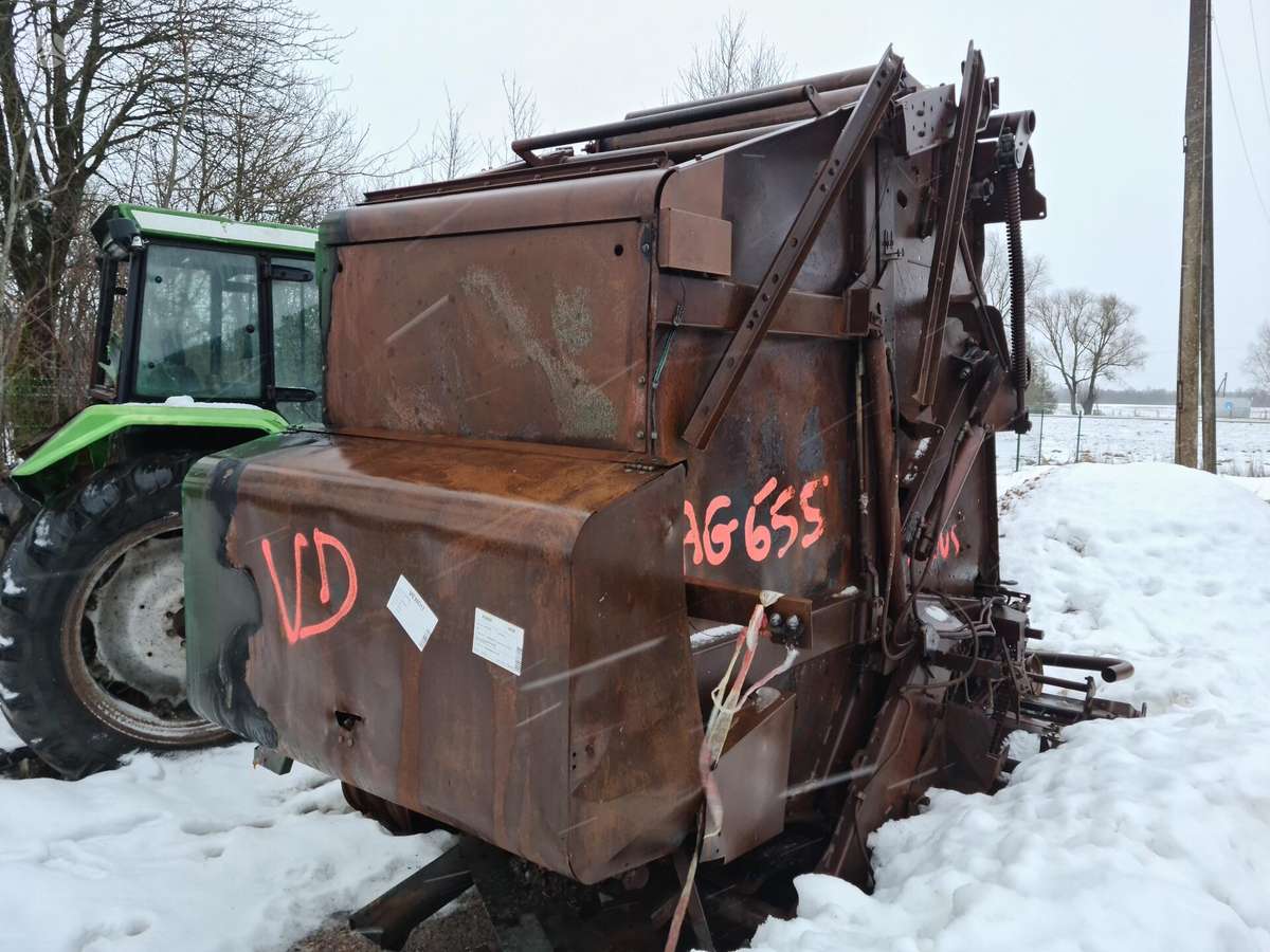 John Deere 864