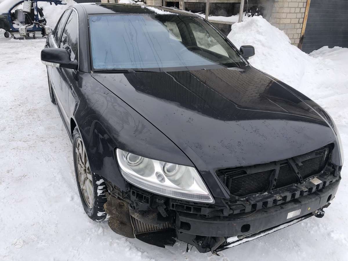 Volkswagen Phaeton for parts