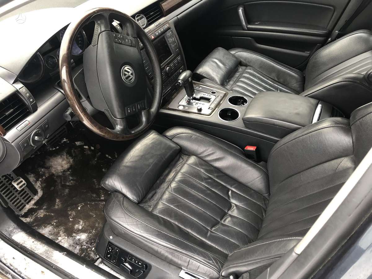 Volkswagen Phaeton for parts