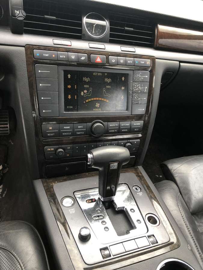 Volkswagen Phaeton for parts