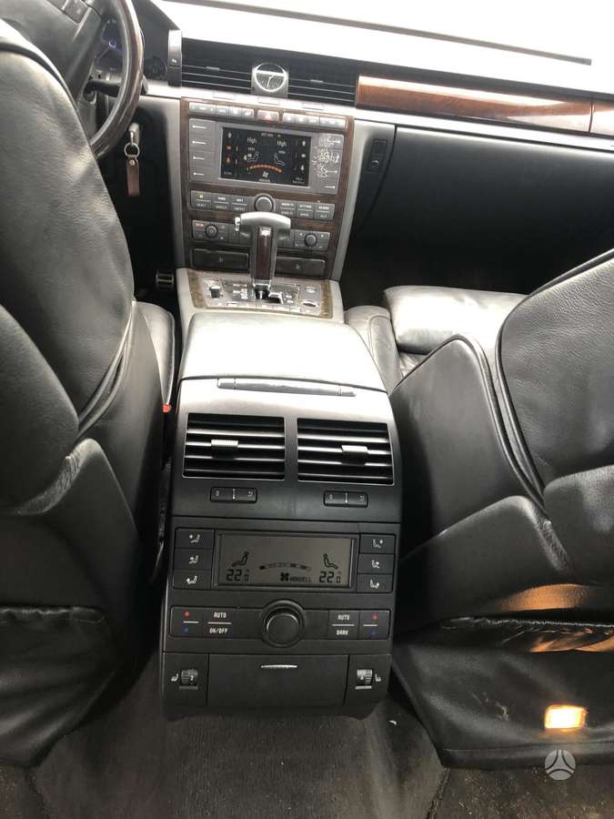 Volkswagen Phaeton for parts