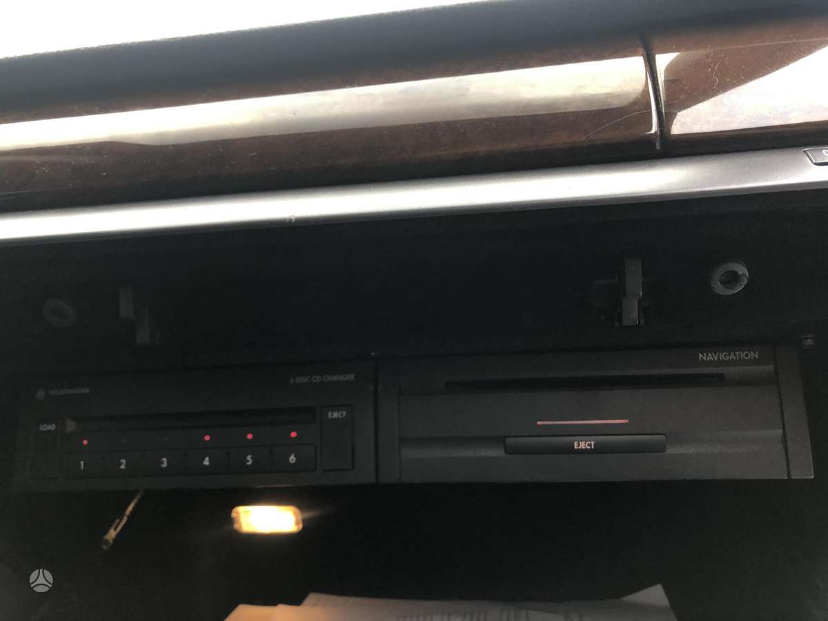 Volkswagen Phaeton for parts