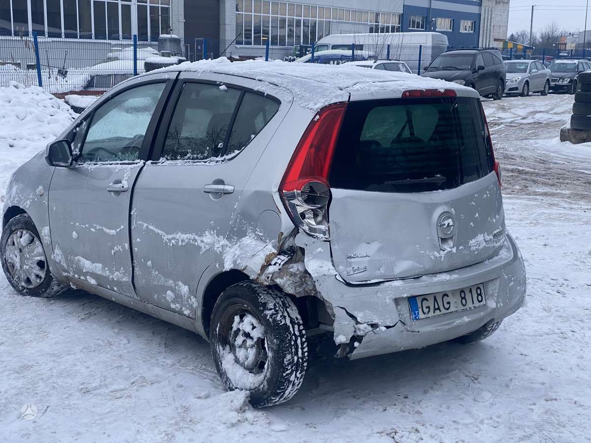 Opel Agila dalimis
