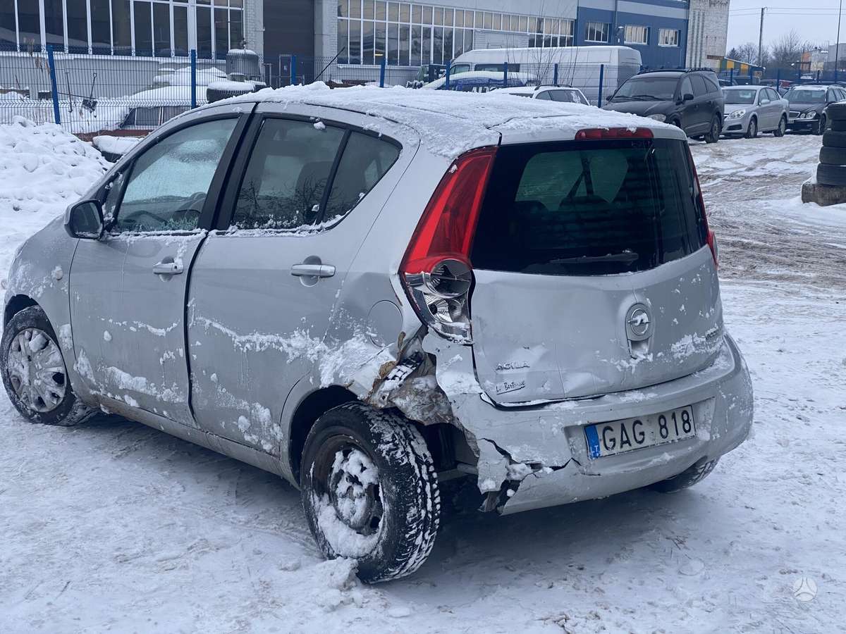 Opel Agila for parts