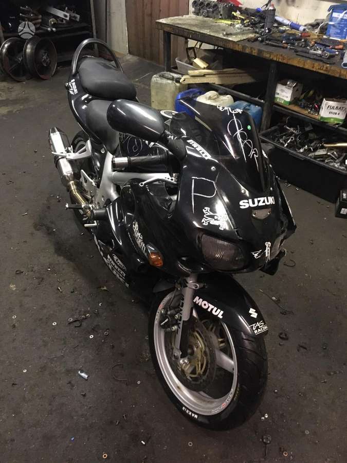 Suzuki SV, street / classic
