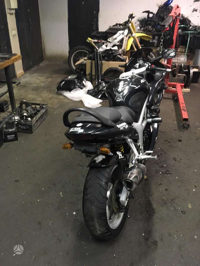 Suzuki SV, street / classic