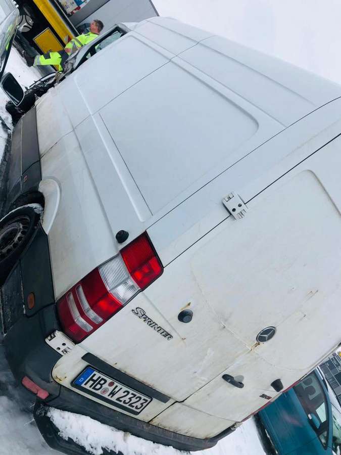 Mercedes-Benz Sprinter, preču