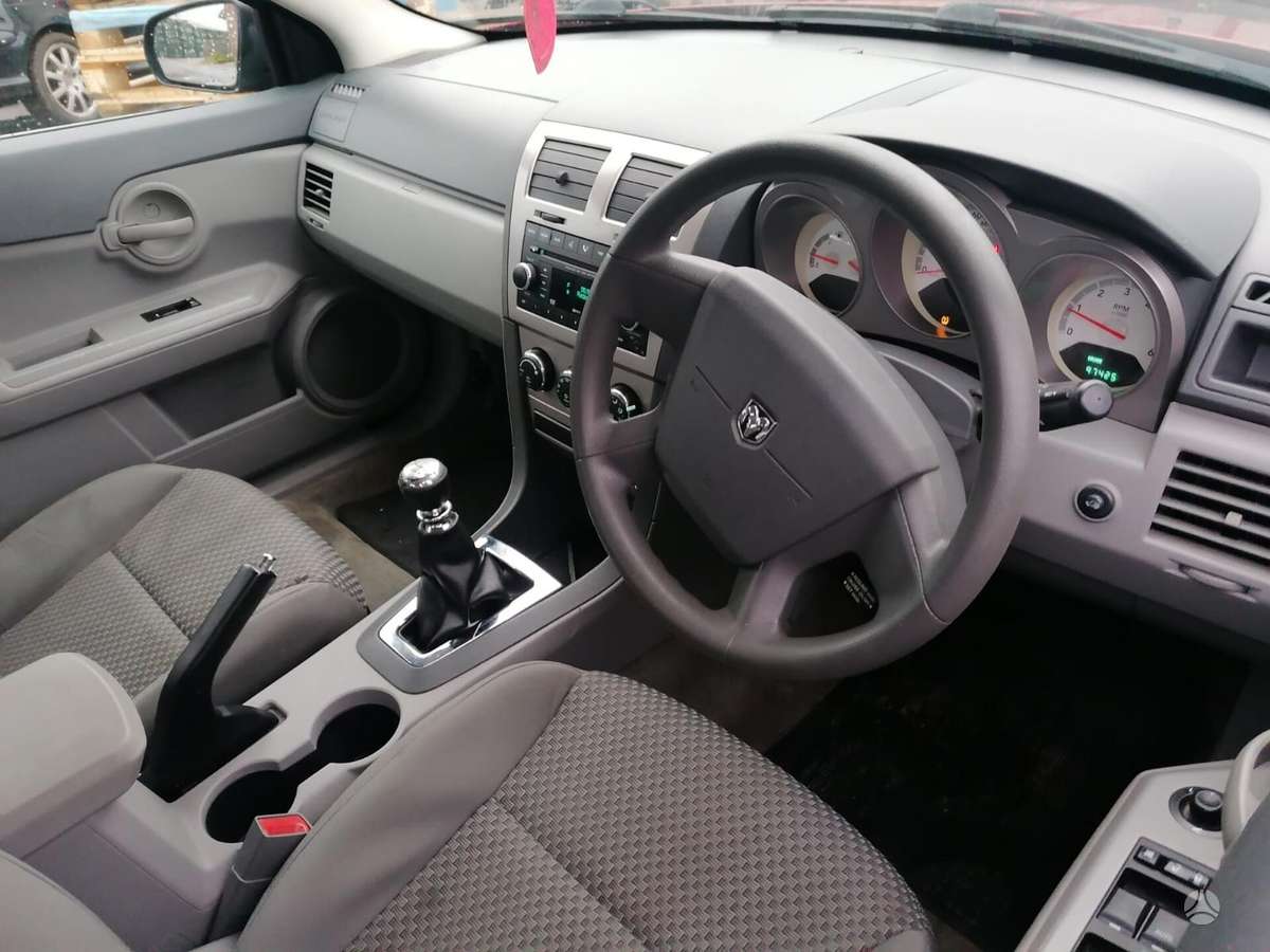 Dodge Avenger, byl, dalimis. Variklis deze ok