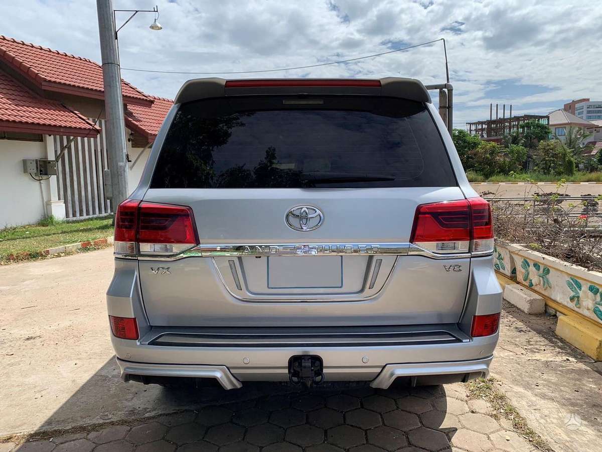 Toyota Land Cruiser bumpers, front grill