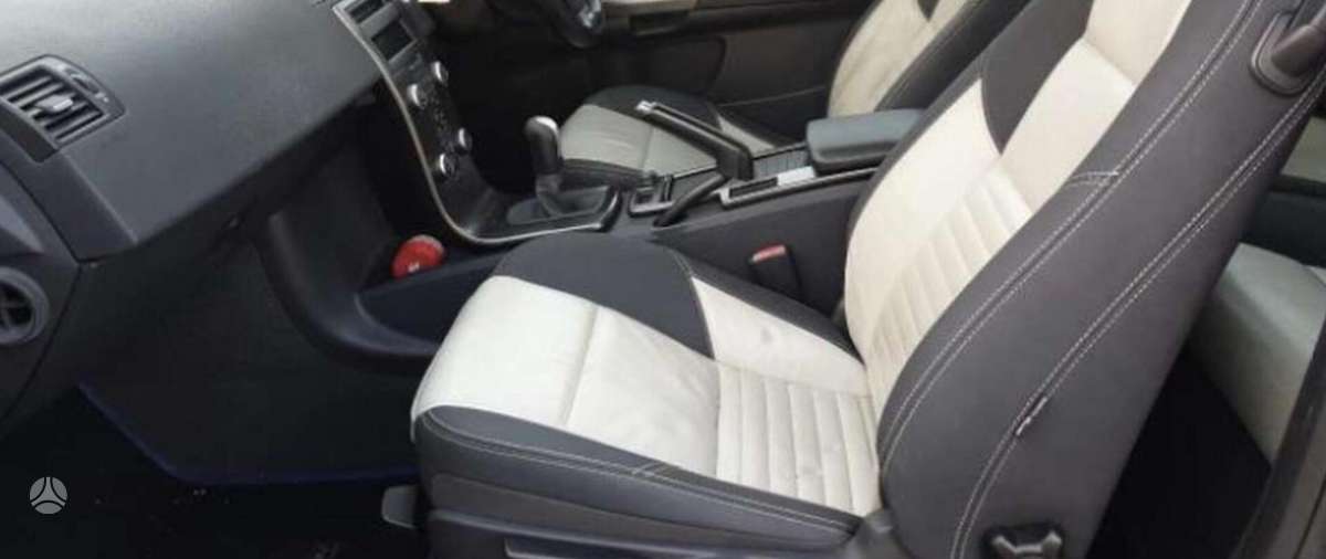Volvo C30 dalimis