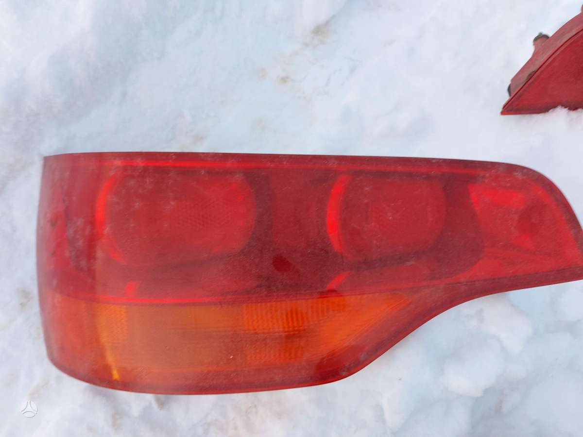 Audi Q7 žibintai