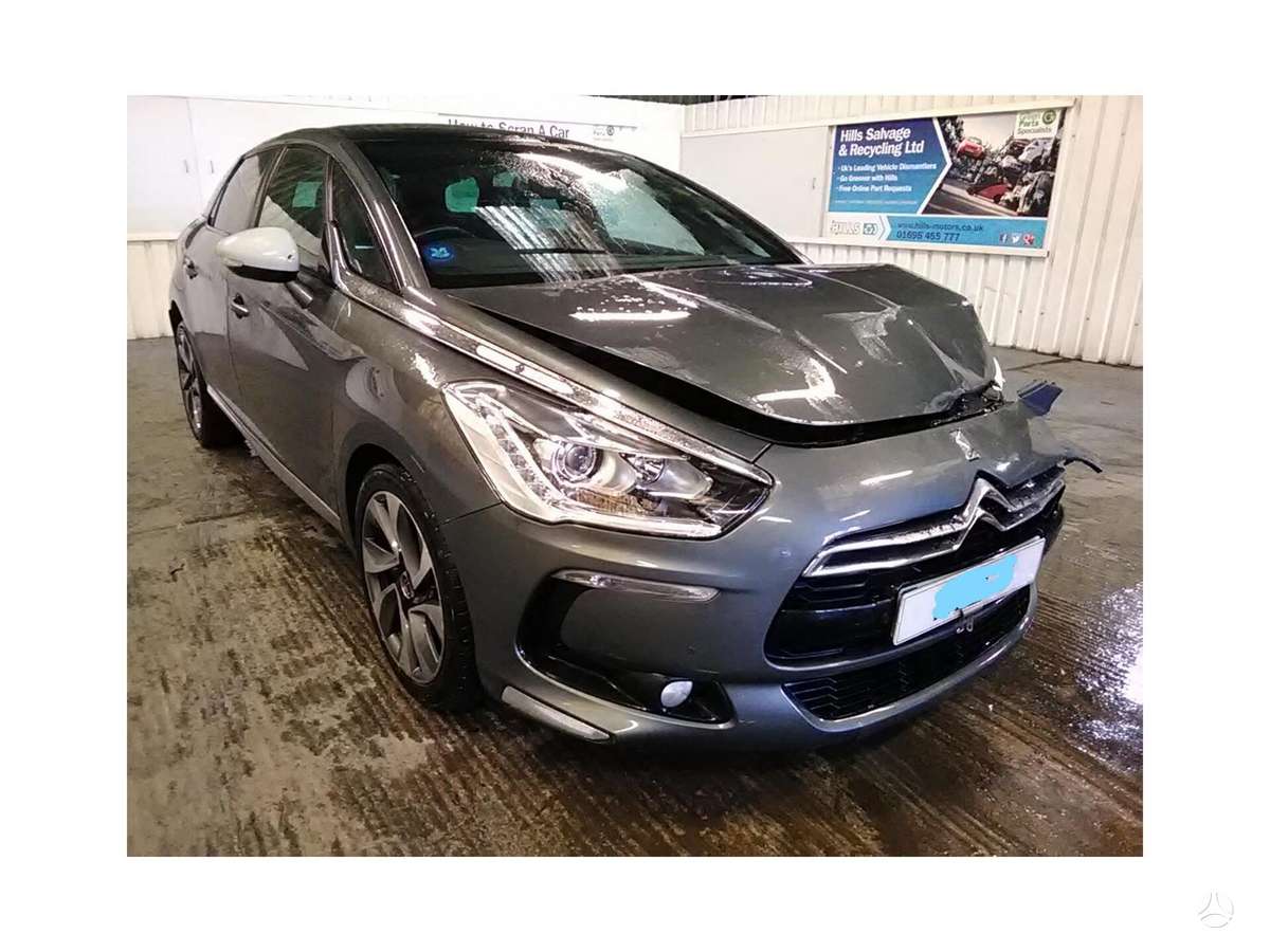 Citroen DS5 dalimis. Dalimis
