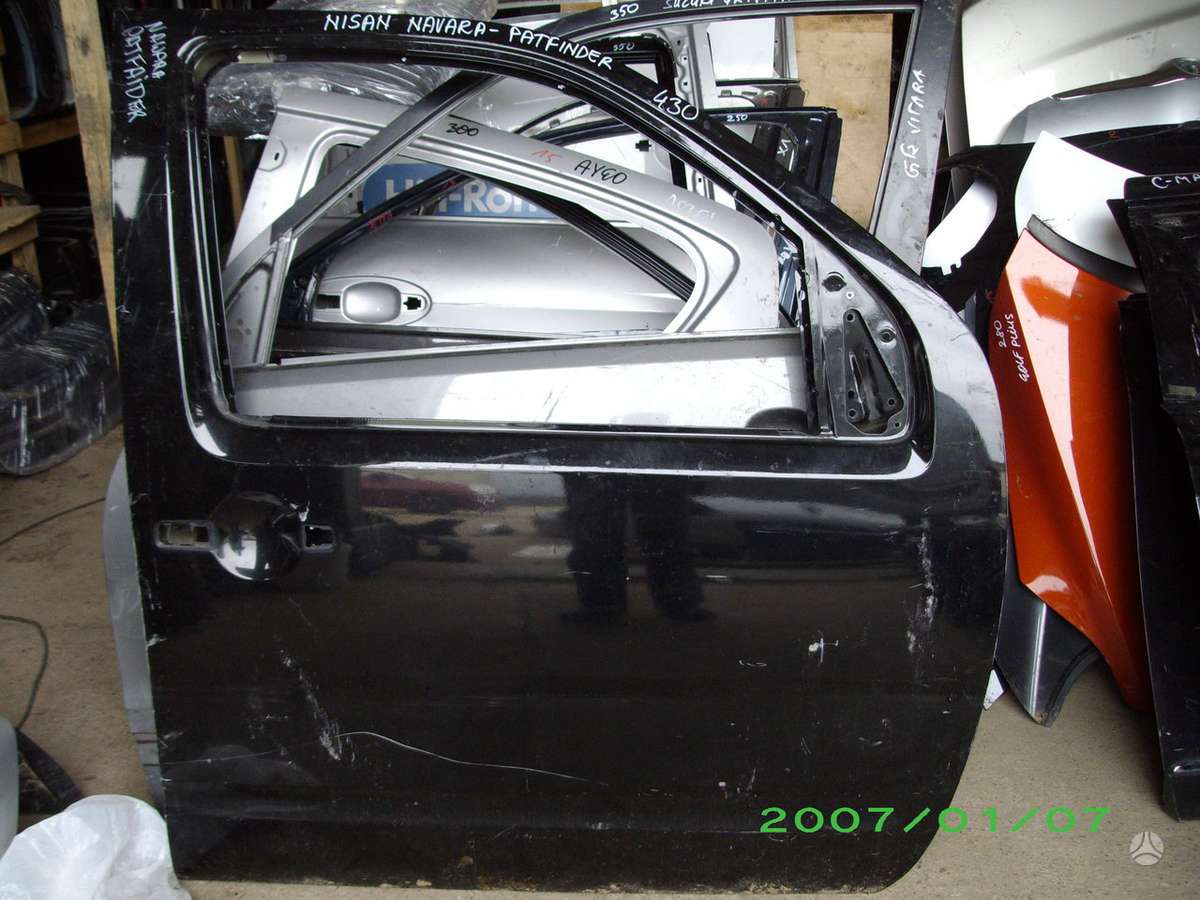 Nissan Pathfinder body parts
