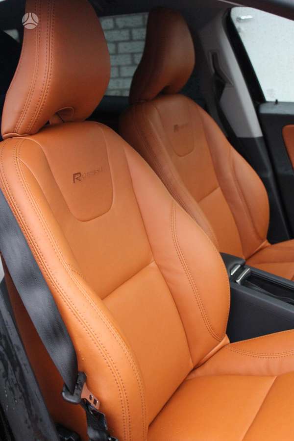 Volvo XC60 salono detalės
