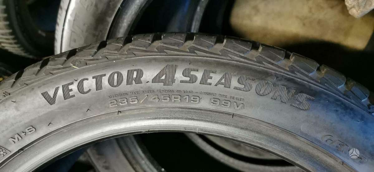 Goodyear, universalios 235/45 R19