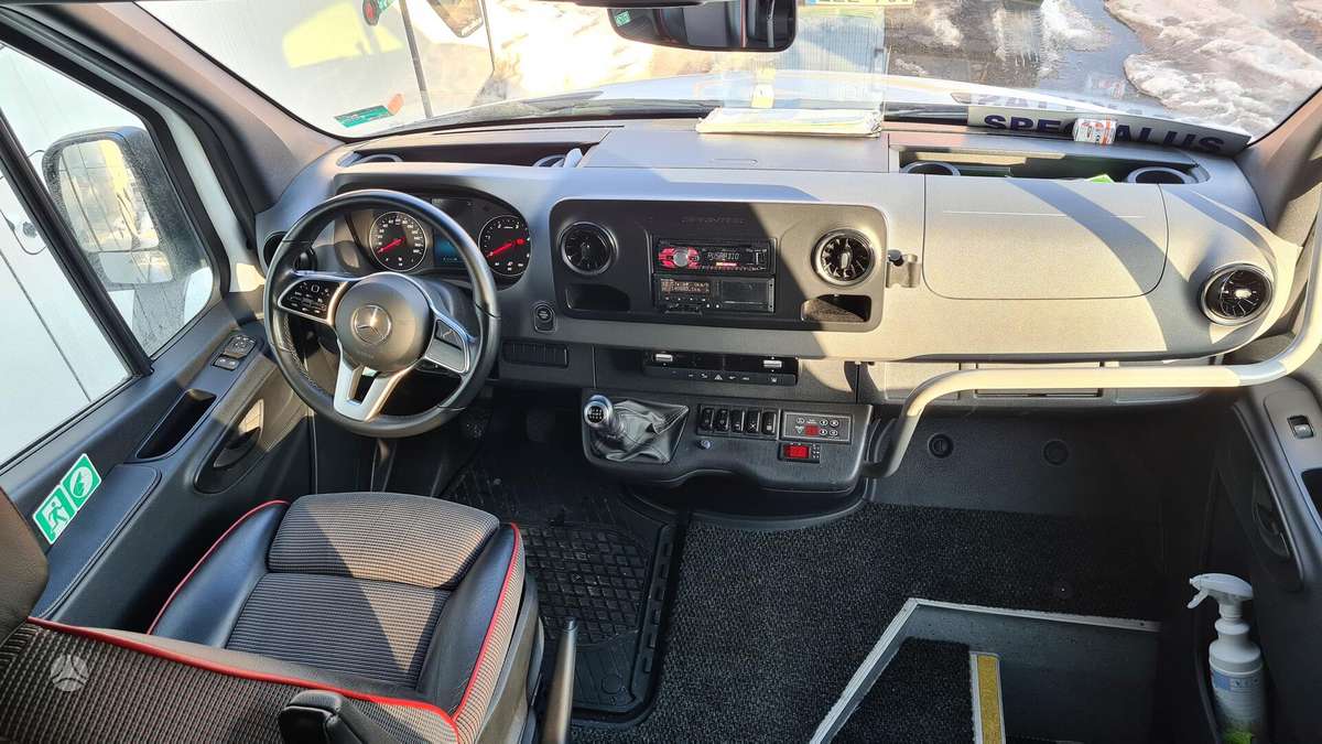 Mercedes-Benz Sprinter 516, passenger minibus