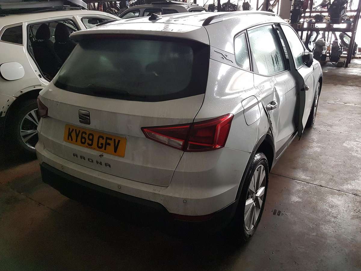 Seat Arona Dalimis is anglijos