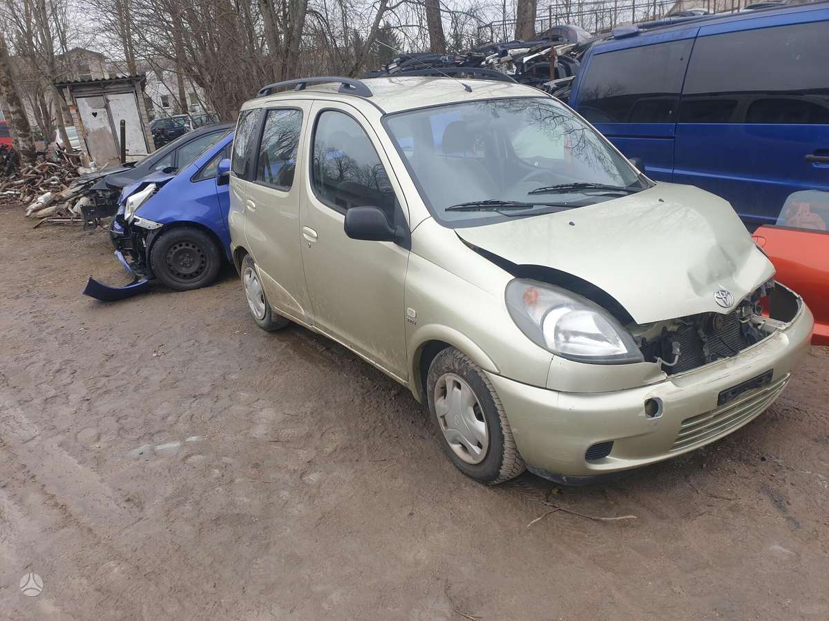 Toyota Yaris Verso for parts