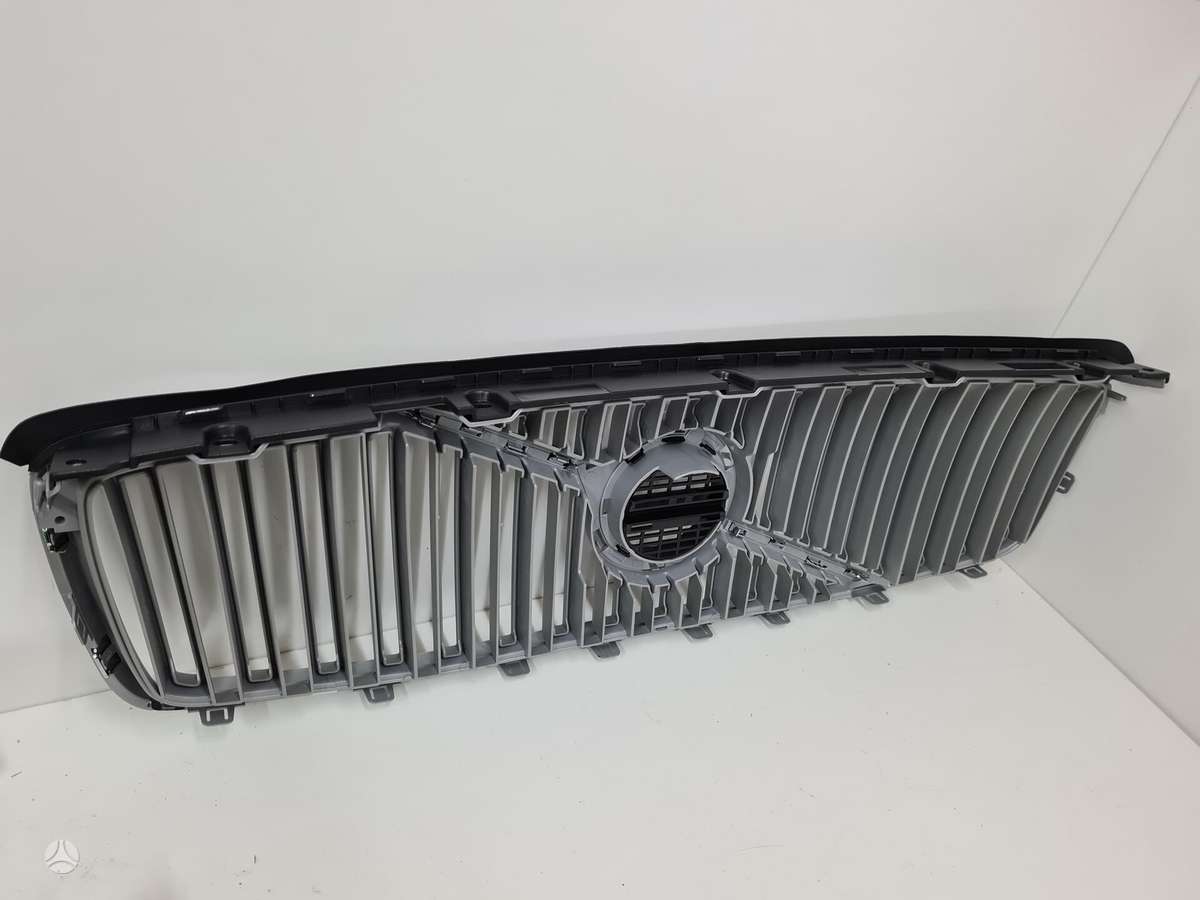 Volvo XC90 front grill