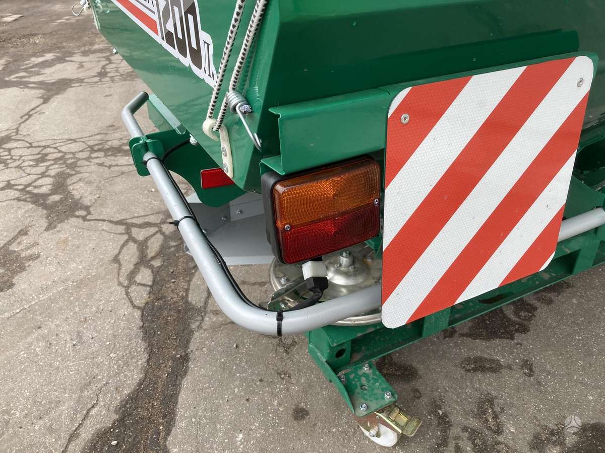 -Kita- Agrohasat 1000-2500, spreaders