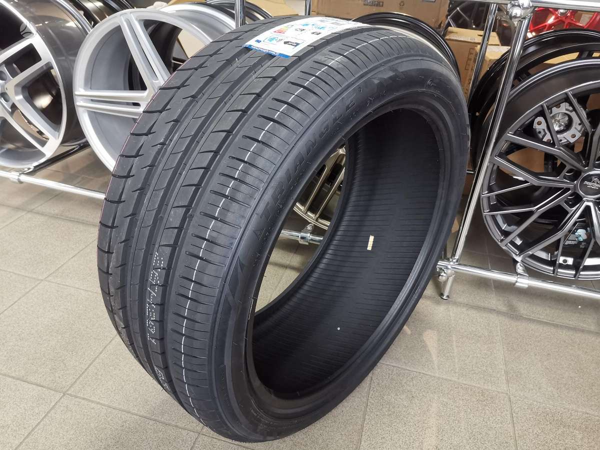 Triangle Sportex, vasarinės 265/40 R21