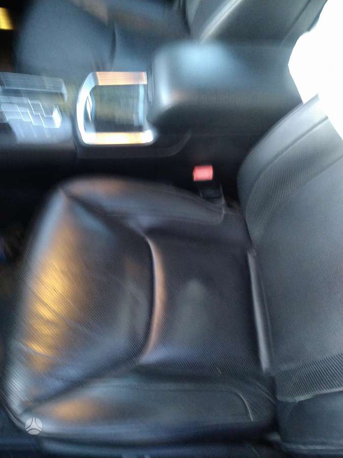 Chrysler 300C dalimis
