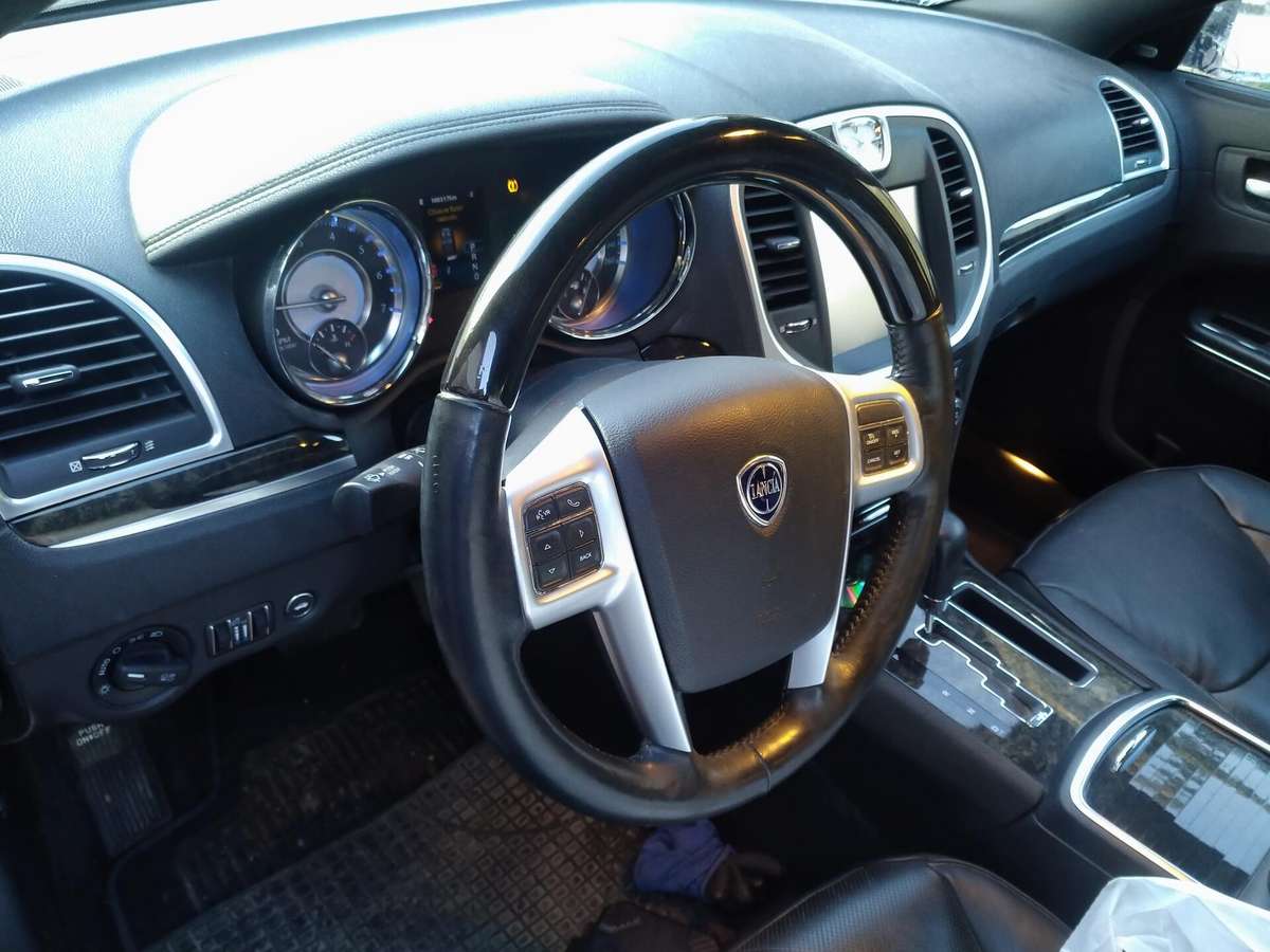 Chrysler 300C for parts