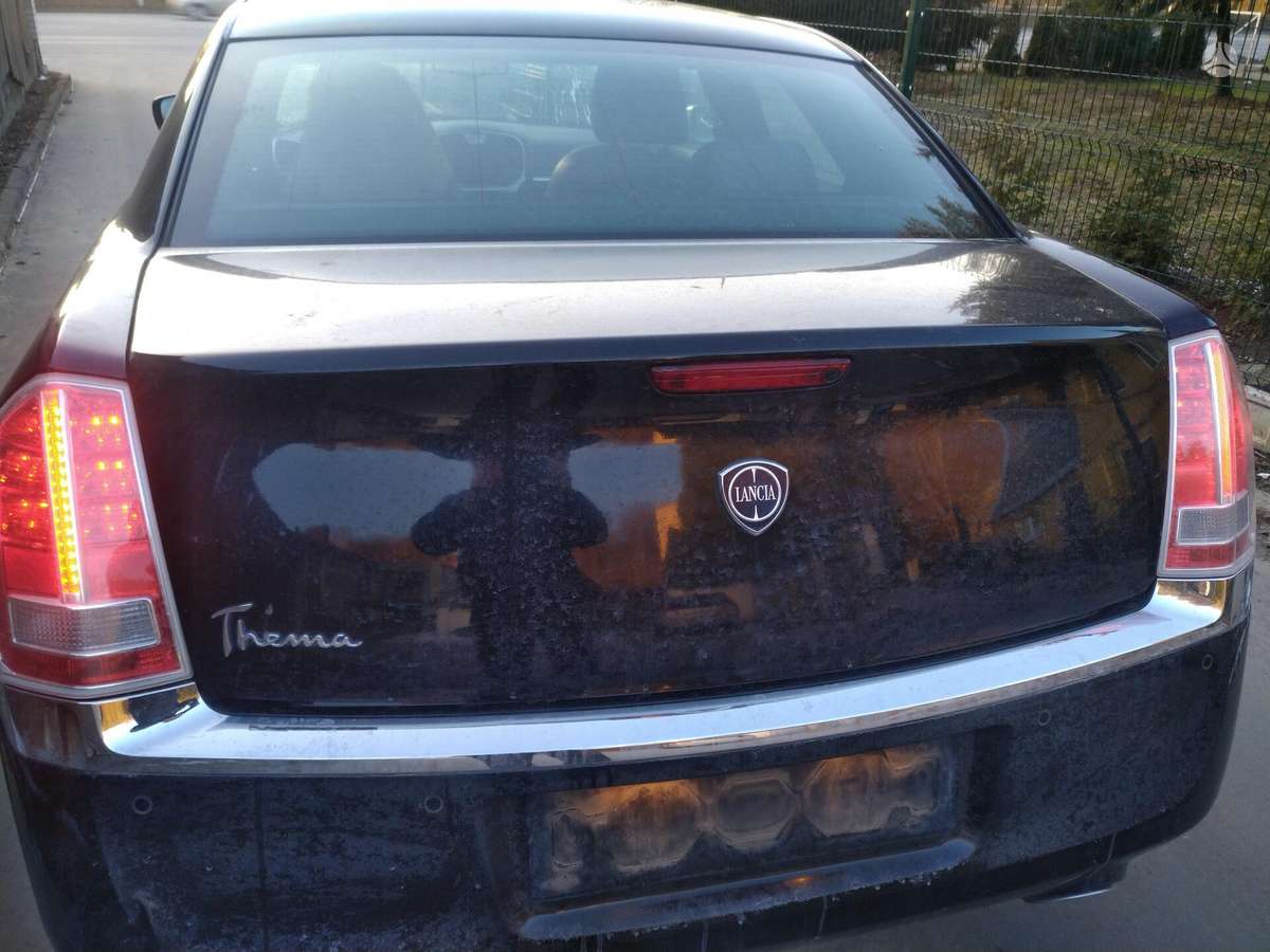Chrysler 300C по частям