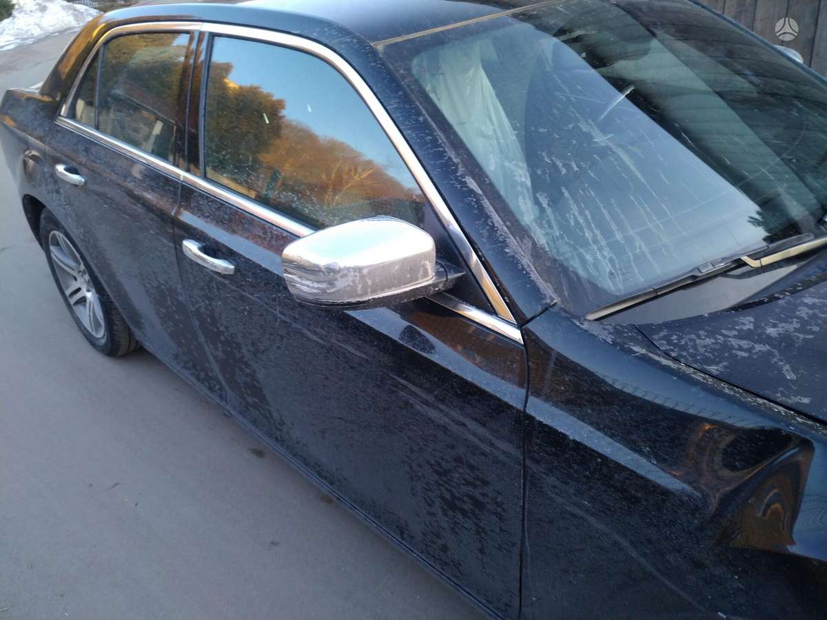 Chrysler 300C rezerves daļās