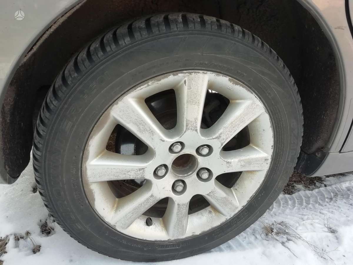Toyota Corolla Verso dalimis