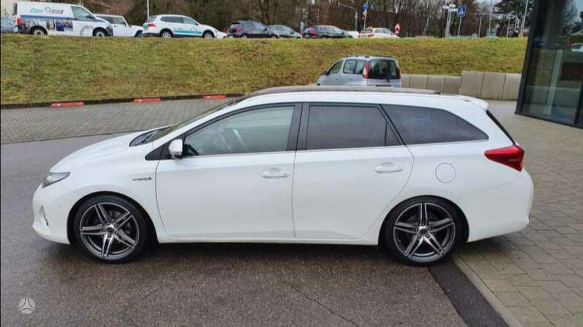 Toyota Auris, 1.8 l., Универсал